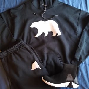 LyEsh jogger and shoes